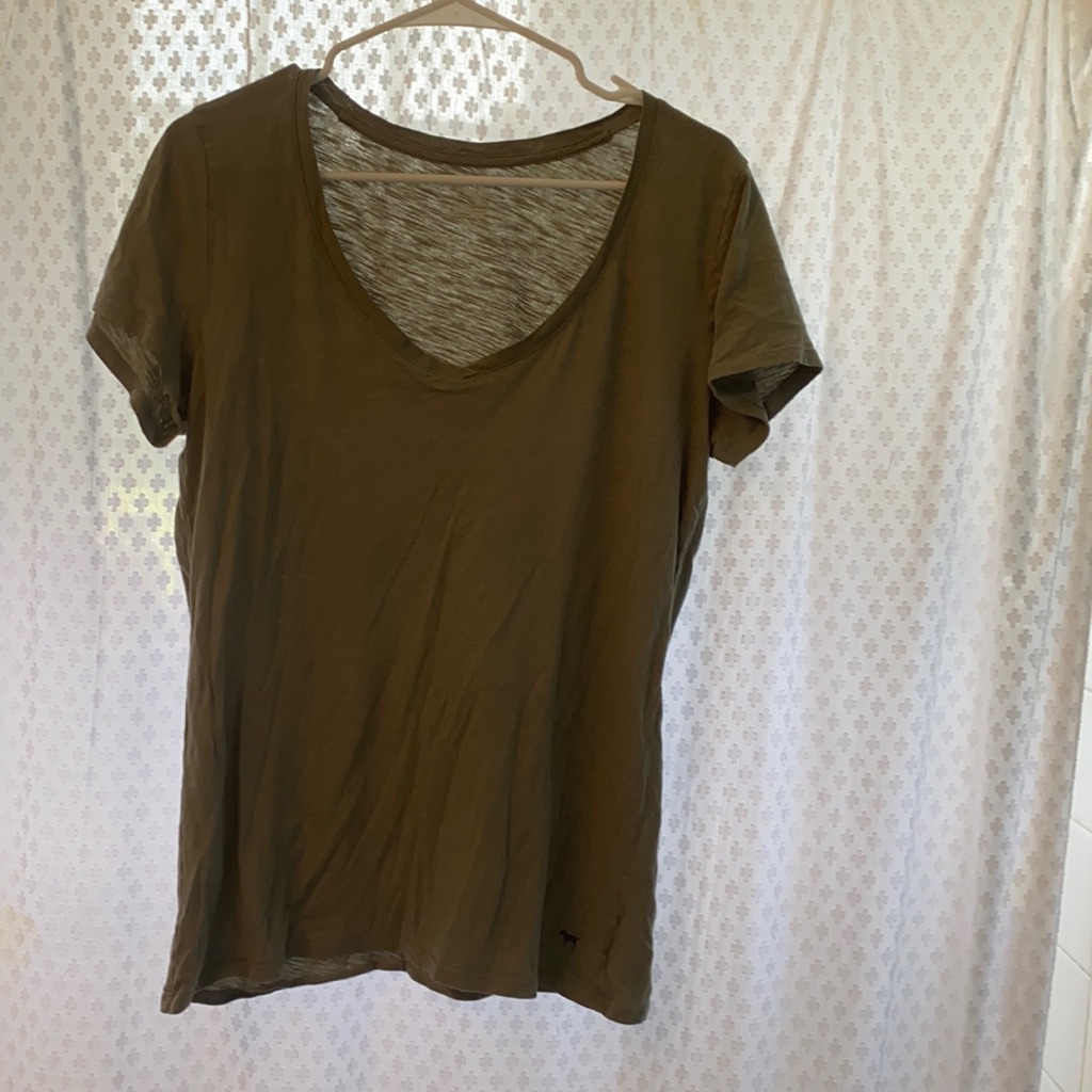 Vs Pink Basic V Neck Tee
